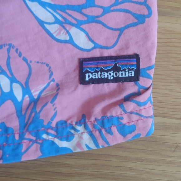 Patagonia XS Pink Butterfly Pattern shorts - Picture 5 of 6